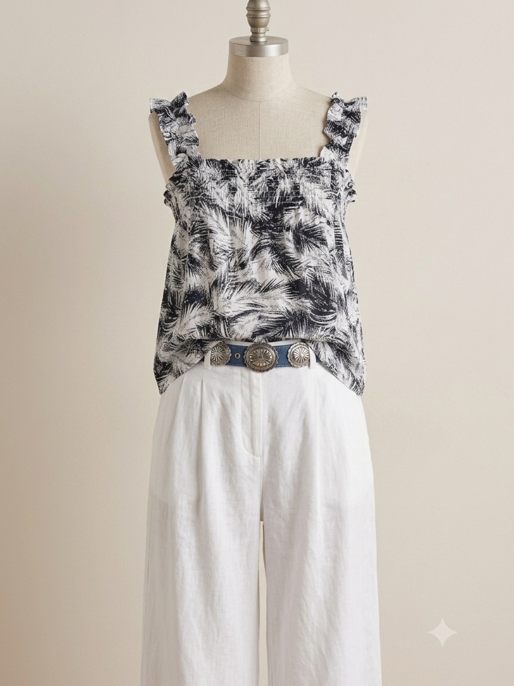 Staccato Black and White Leaf Print Women's Top, flowy, airy, cool, size M